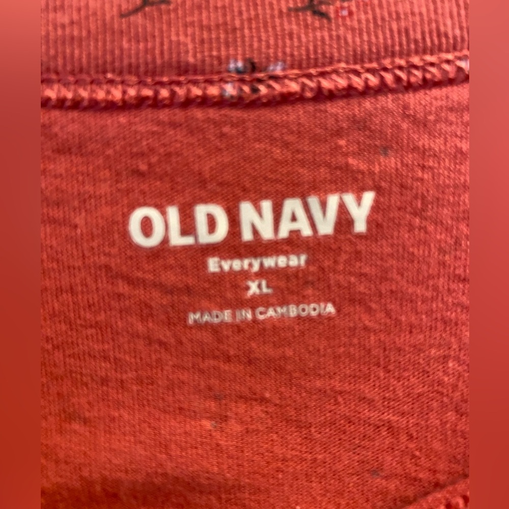 Old Navy t-shirt, size XL - Picture 3 of 3